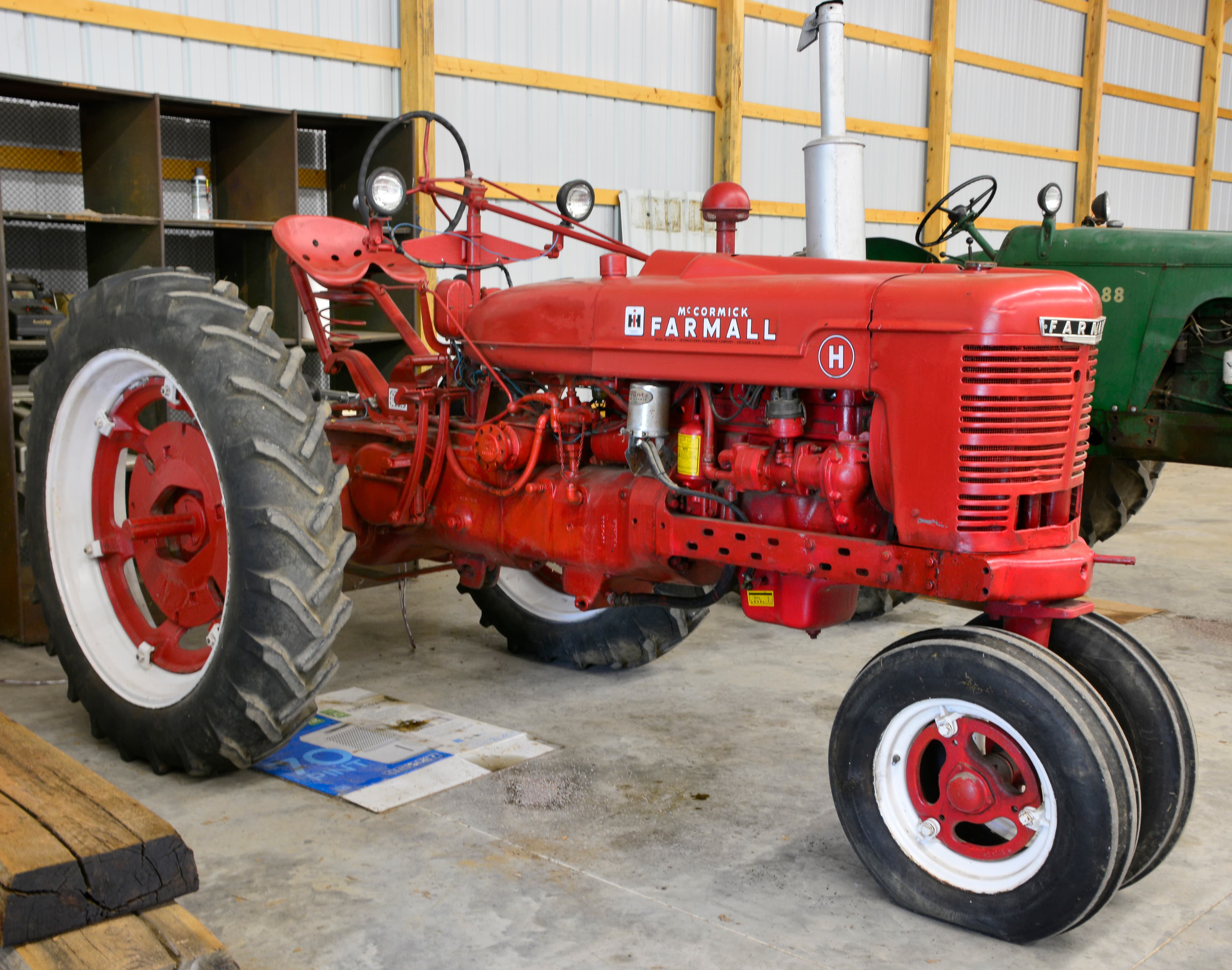 Farmall H Farm Tractor 1945
