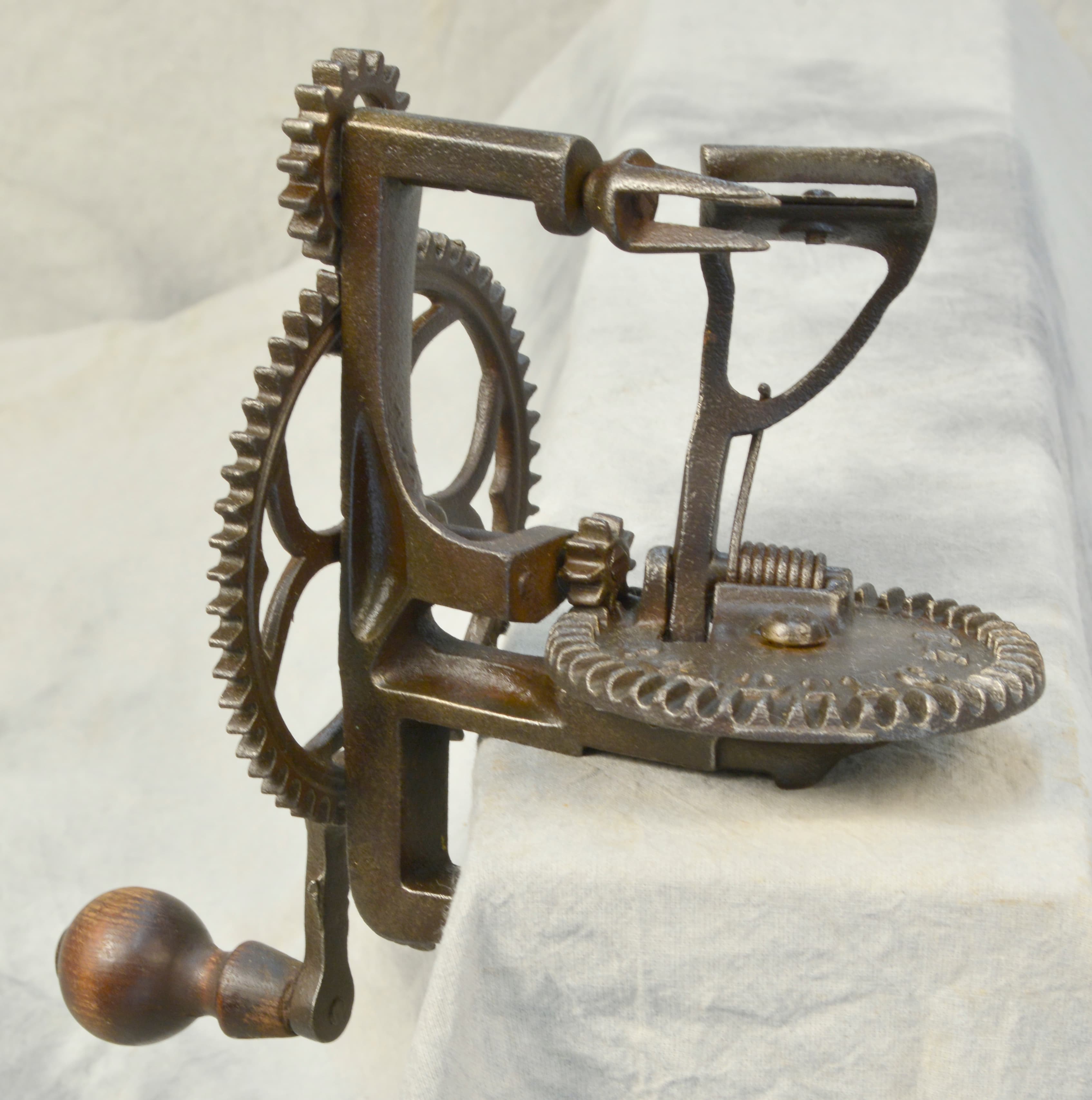 Reading PA Apple Peeler