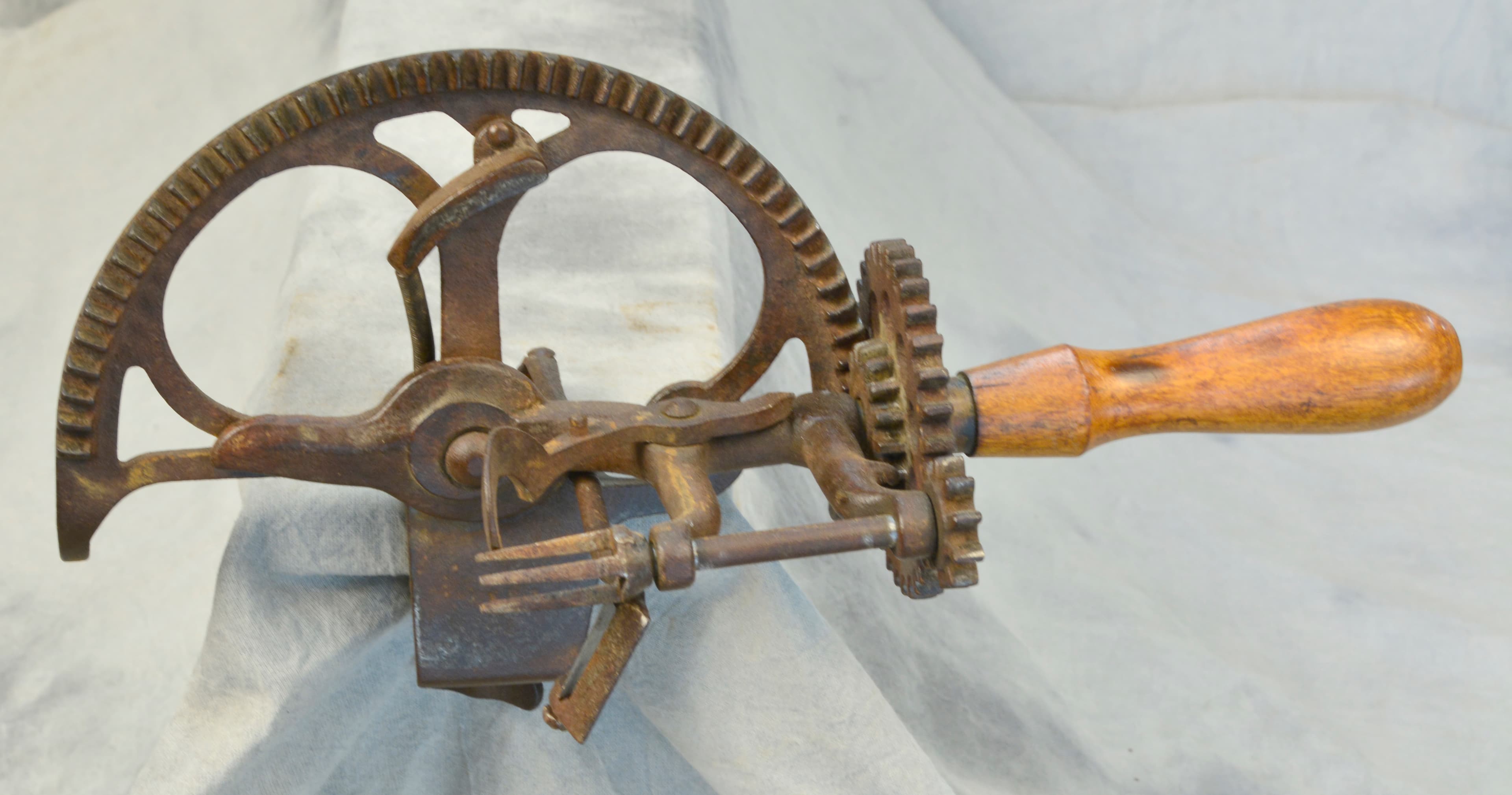 Vertical Lightning 1884 Apple Peeler